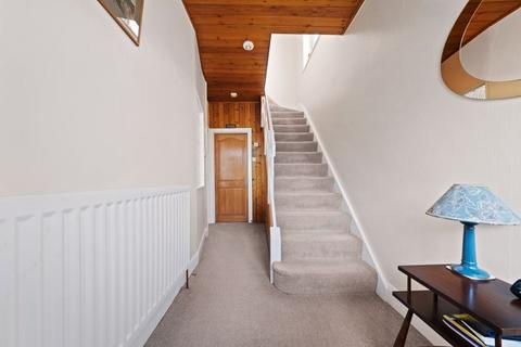 102 Bridgewood Road, Worcester Park, KT4 8XS