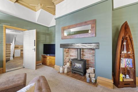 West View Apperley Lane, Rawdon, Leeds, LS19 6BJ