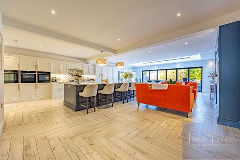 undefined, Tomswood Road, Chigwell IG7