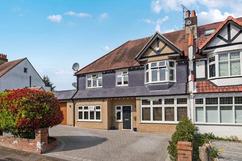 18 The Chase, Coulsdon, CR5 2EG