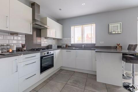 10 Boston Close, Grove, Wantage, OX12 0GQ