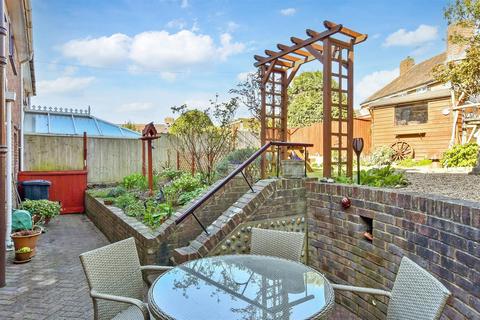 3 bedroom semi-detached house for sale - Carden Avenue, Brighton BN1
