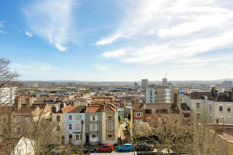 2 bedroom flat for sale, Apsley Villas, Kingsdown