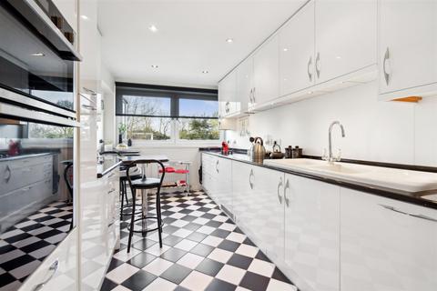 2 bedroom flat for sale, Somerset Road, London SW19
