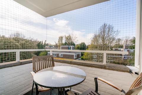 2 bedroom flat for sale, Somerset Road, London SW19