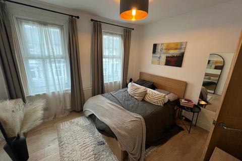 2 bedroom terraced house to rent, White Road, London, E15