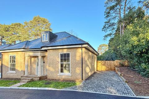 3 bedroom detached bungalow for sale, Coppice Mews, Ringwood, BH24 2LY
