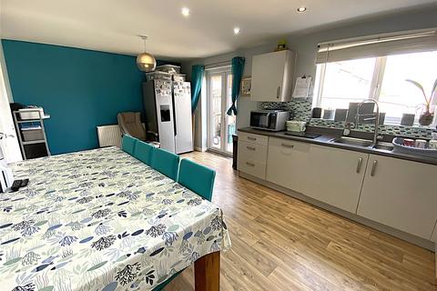 9 Loom End, Tiverton, EX16 5FJ