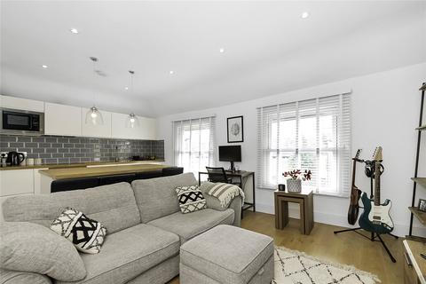 Basement Flat, 13 Versailles Road, London, SE20 8AX