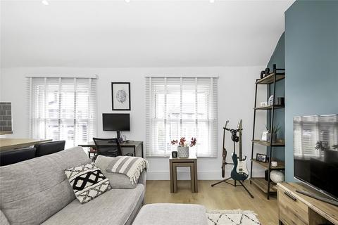 Basement Flat, 13 Versailles Road, London, SE20 8AX