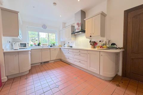 5 bedroom detached house to rent, Seaforth Gardens, London