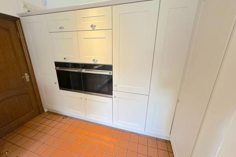 5 bedroom detached house to rent, Seaforth Gardens, London