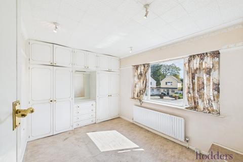 2 bedroom detached house for sale, Chestnut Close, Addlestone, Surrey, KT15