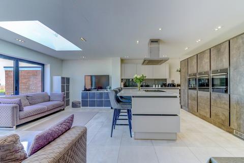 5 bedroom detached house for sale, Pimms Close, Buckinghamshire HP13