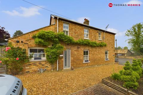 2 bedroom detached house for sale, Church Street, Huntingdon PE28