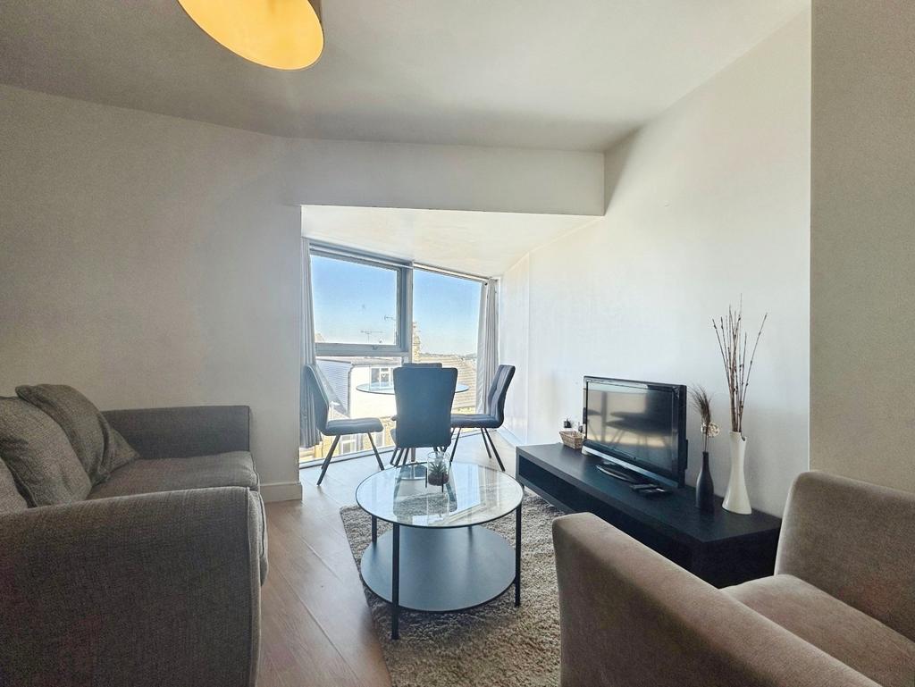 Living/Dining Area