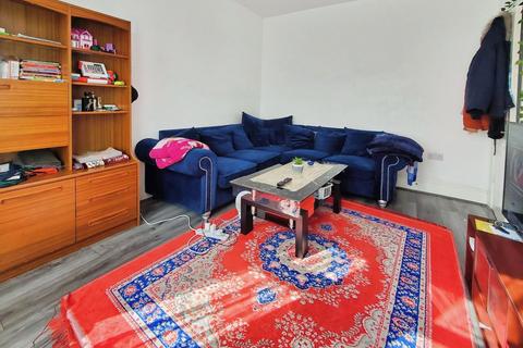 2 bedroom terraced house for sale, Chadwin Road, London E13