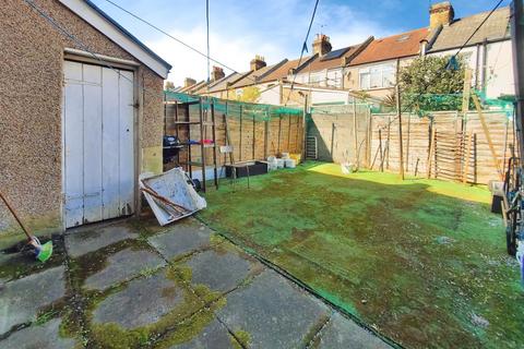 65 Chadwin Road, London, E13 8ND