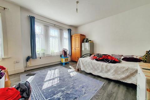 65 Chadwin Road, London, E13 8ND