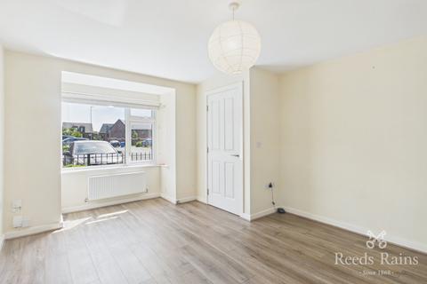 3 bedroom end of terrace house to rent, Scanlon Lane, Greater Manchester M5