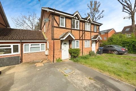 3 bedroom house to rent, Ravenfield, Egham TW20