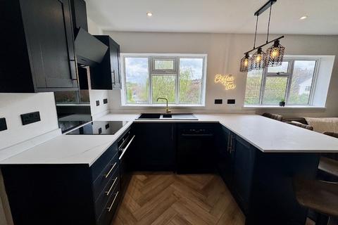 Studio to rent, Nottingham NG5