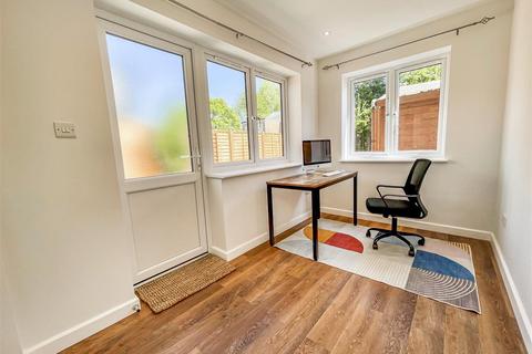 15 Buristead Road, Great Shelford, Cambridge, CB22 5EJ