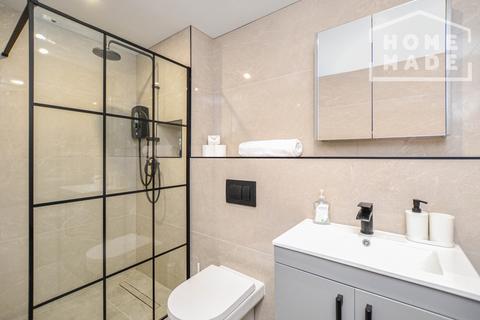 2 bedroom flat to rent, Avenir Court, N12