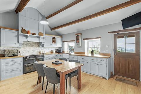 Windyridge Odda Lane, Hawksworth, Leeds, LS20 8NZ