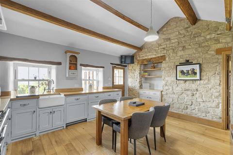 Windyridge Odda Lane, Hawksworth, Leeds, LS20 8NZ