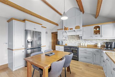 Windyridge Odda Lane, Hawksworth, Leeds, LS20 8NZ