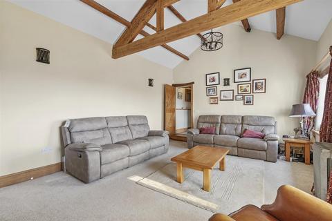 Windyridge Odda Lane, Hawksworth, Leeds, LS20 8NZ