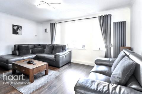 12 Swale Close, Aveley, South Ockendon, RM15 4LX