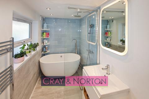 4 Cresswell Road, London, SE25 4LR