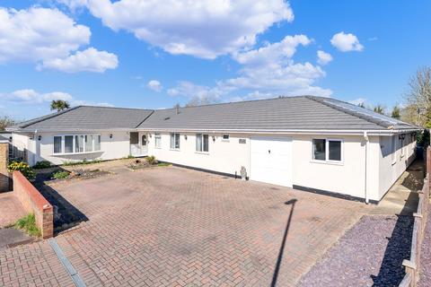 6 bedroom detached bungalow for sale, Dickasons, Royston SG8