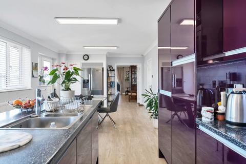 6 bedroom detached bungalow for sale, Dickasons, Royston SG8