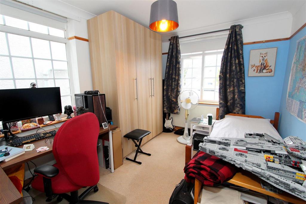 Bed 3.jpg