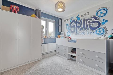 14 Copperfield, Billericay, CM11 2SB