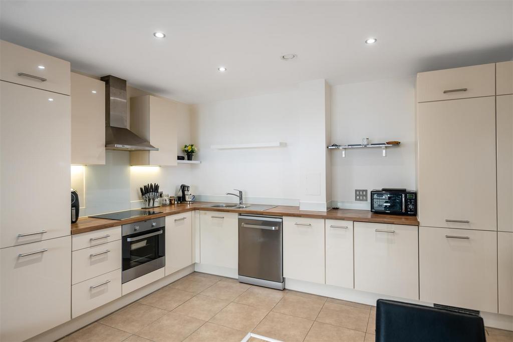 65 Russell Square internals10.jpg