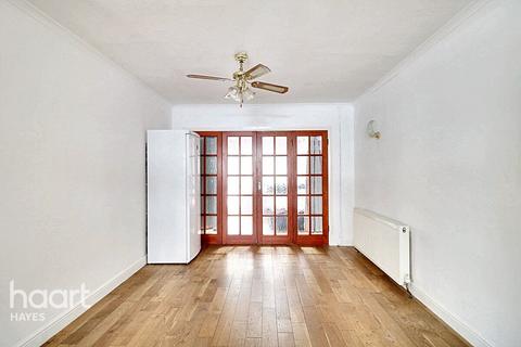 Longford Gardens, Hayes