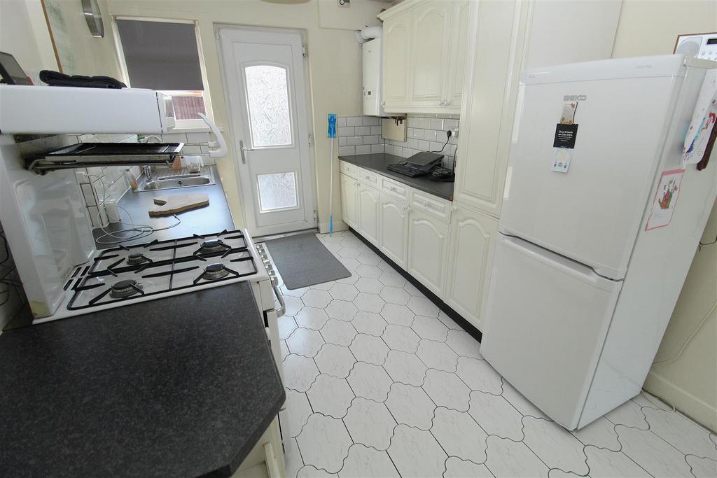 Kitchen1.JPG