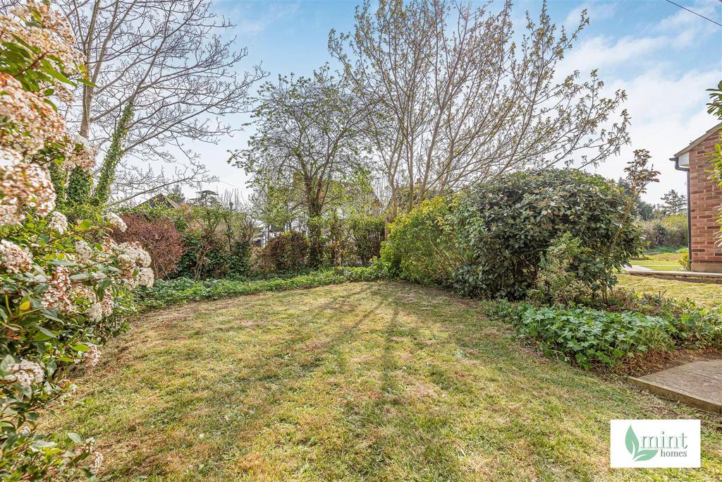 15 Engliff Lane Pyrford Woking Surrey GU22 8 S