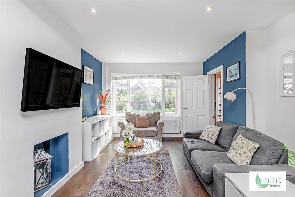 15 Engliff Lane Pyrford Woking Surrey GU22 8 S