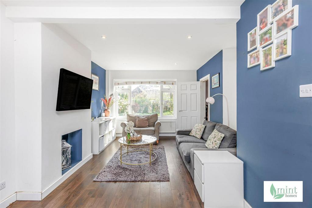 15 Engliff Lane Pyrford Woking Surrey GU22 8 S