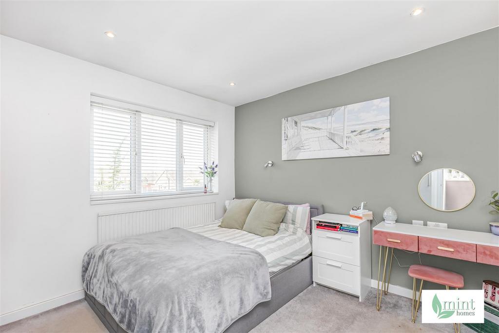 15 Engliff Lane Pyrford Woking Surrey GU22 8 S