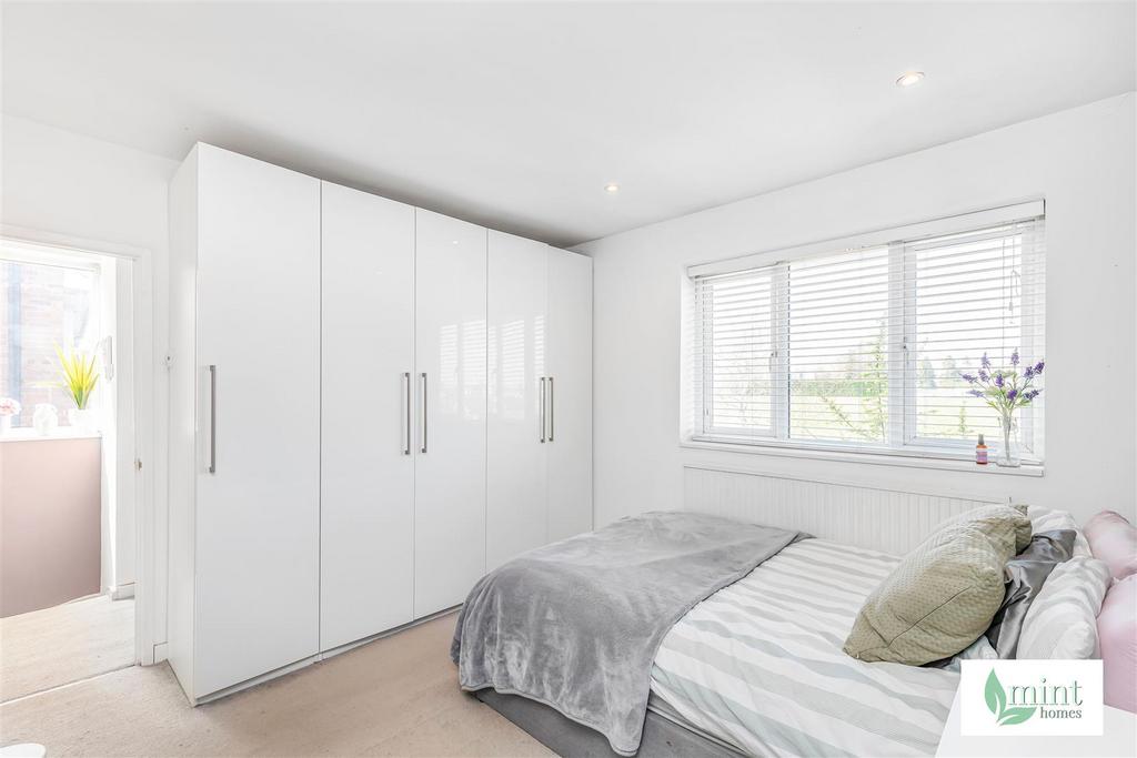 15 Engliff Lane Pyrford Woking Surrey GU22 8 S