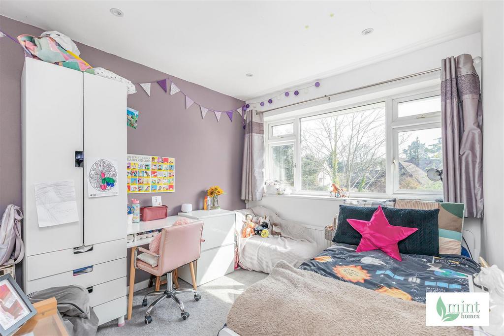 15 Engliff Lane Pyrford Woking Surrey GU22 8 S