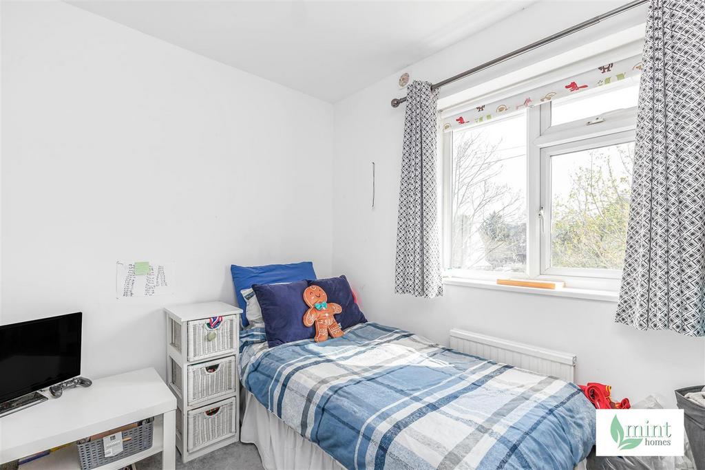 15 Engliff Lane Pyrford Woking Surrey GU22 8 S
