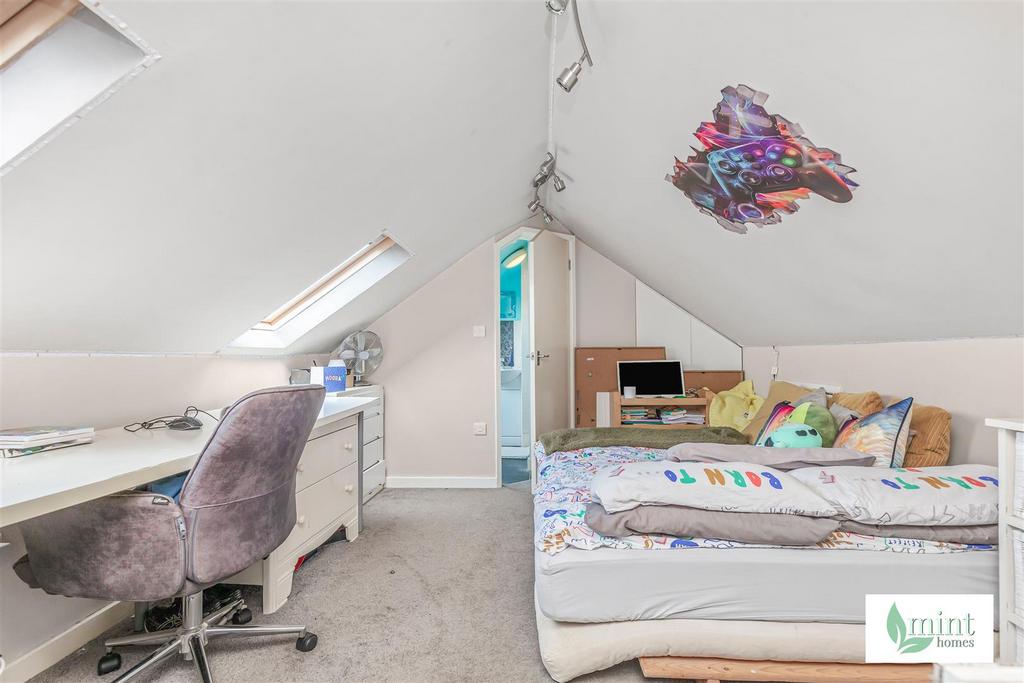 15 Engliff Lane Pyrford Woking Surrey GU22 8 S