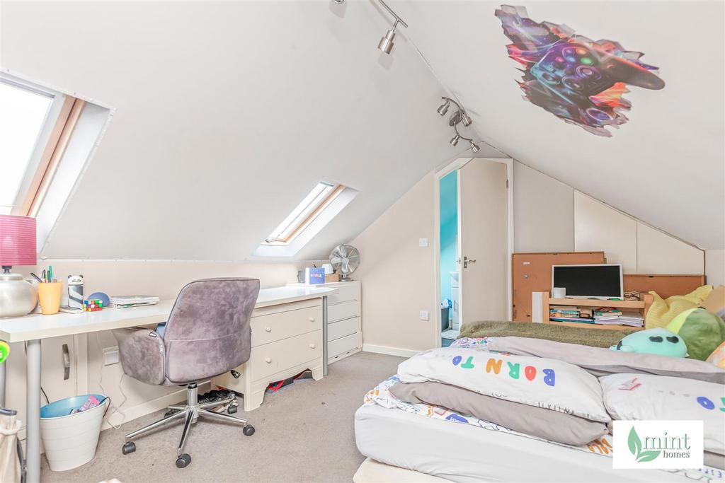 15 Engliff Lane Pyrford Woking Surrey GU22 8 S